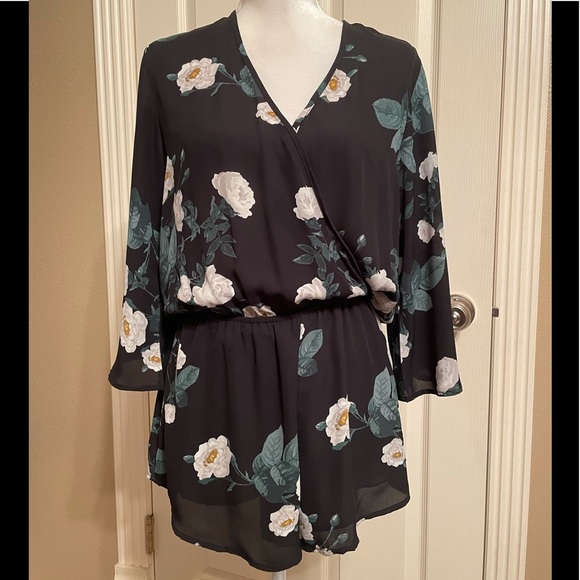 Olivaceous Pants - Beautiful olivaceous romper!! 🤩